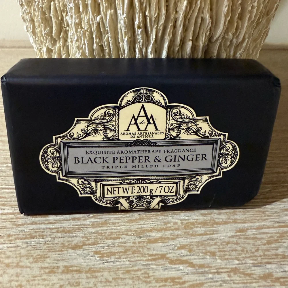 Black Pepper & Ginger Soap . Shea Butter Cleansing Bar